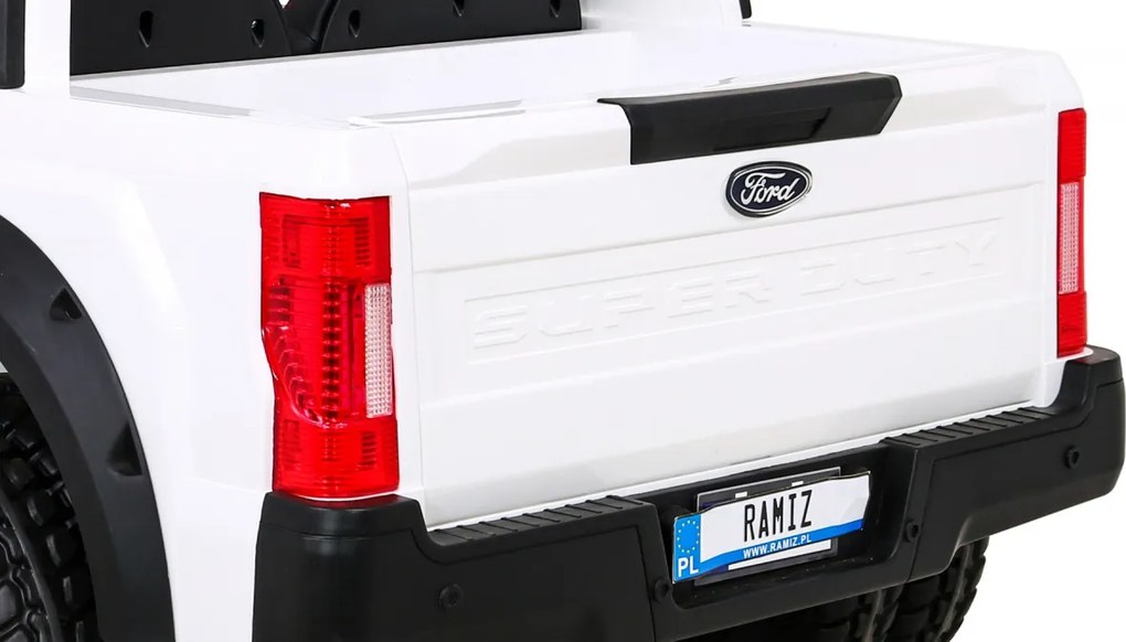 Ramiz Pickup Ford Super Duty biely