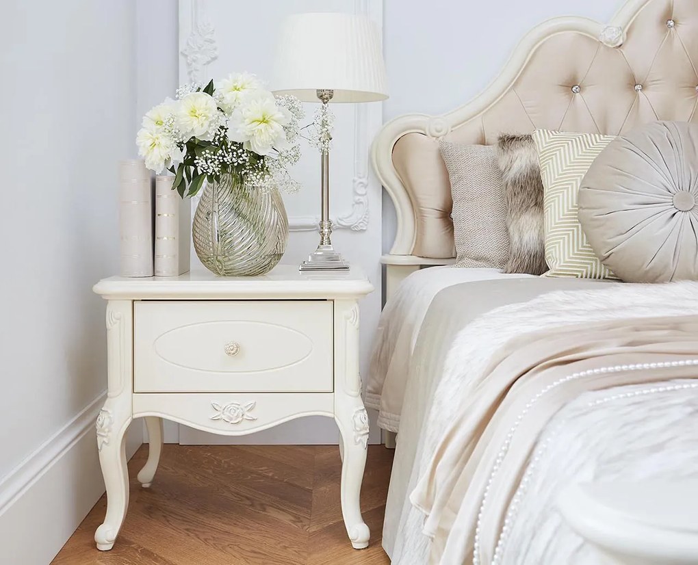 Štýlový nočný stolík Elisa krémová farba