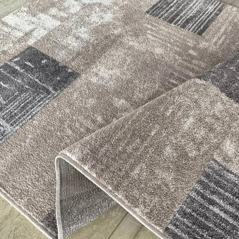 DY Hnedý koberec s geometrickým vzorom Panamero 24 Rozmer: 200x290 cm