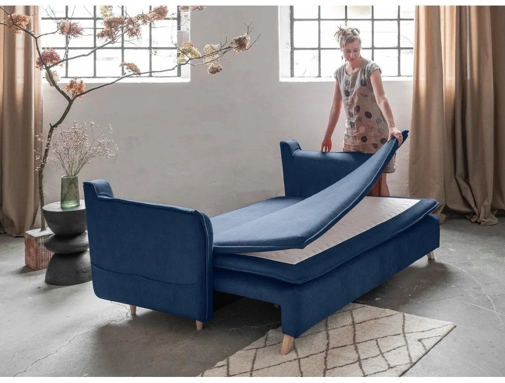Tmavomodrá zamatová rozkladacia pohovka 225 cm Charming Charlie – Miuform