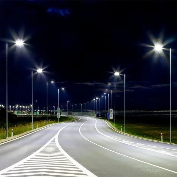 LED pouličná lampa so súmrakovým senzorom LED/100W/230V 4000K IP65 sivá