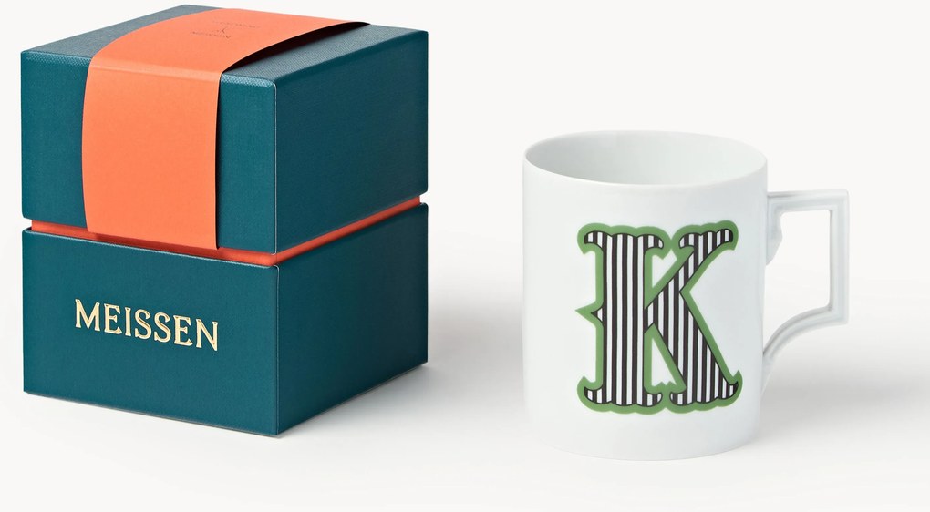 Westwing x MEISSEN, Ručne vyrobený hrnček's ozdobným motívom Initials