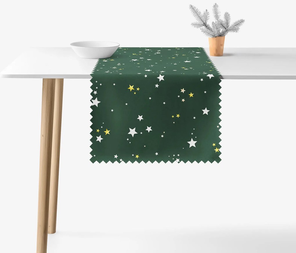 Goldea vianočný behúň na stôl teflónový - hviezdičky na zelenej 35x180 cm