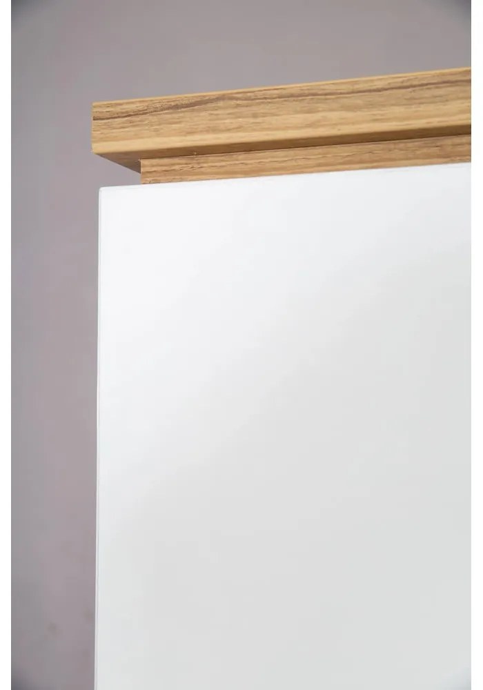 Biela detská šatníková skriňa v dekore duba 135x200 cm Finn – Roba