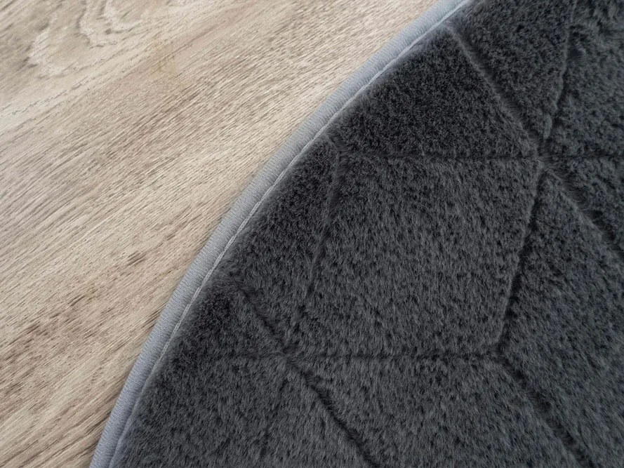 TZ Tmavosivý okrúhly koberec 3D Rabbit Rozmer: 140 cm