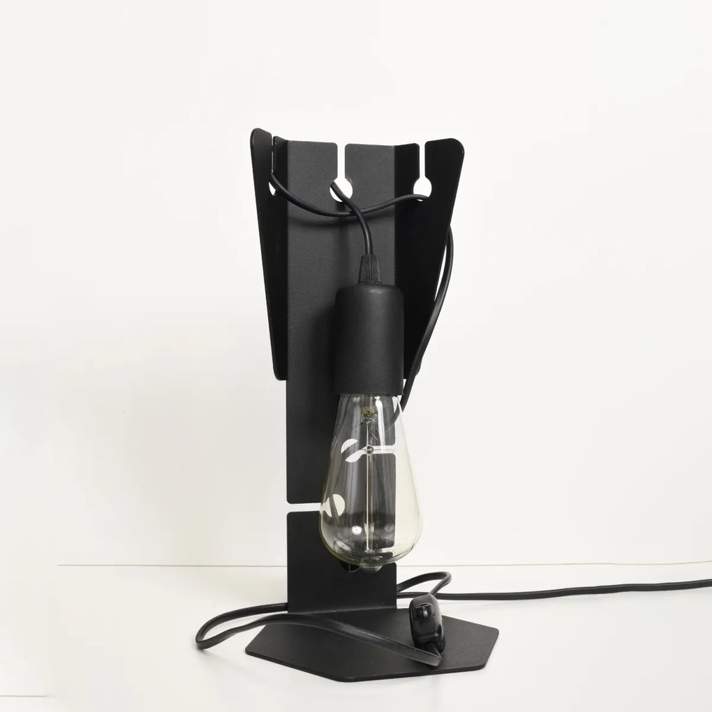 Stolná lampa Arby, čierne telo svietidla