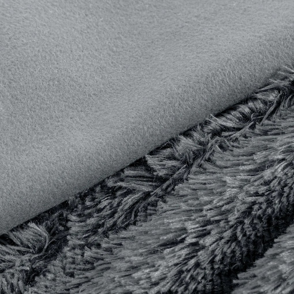 CHLPATÁ DEKA TIFANY1 150X200 CM SIVÁ