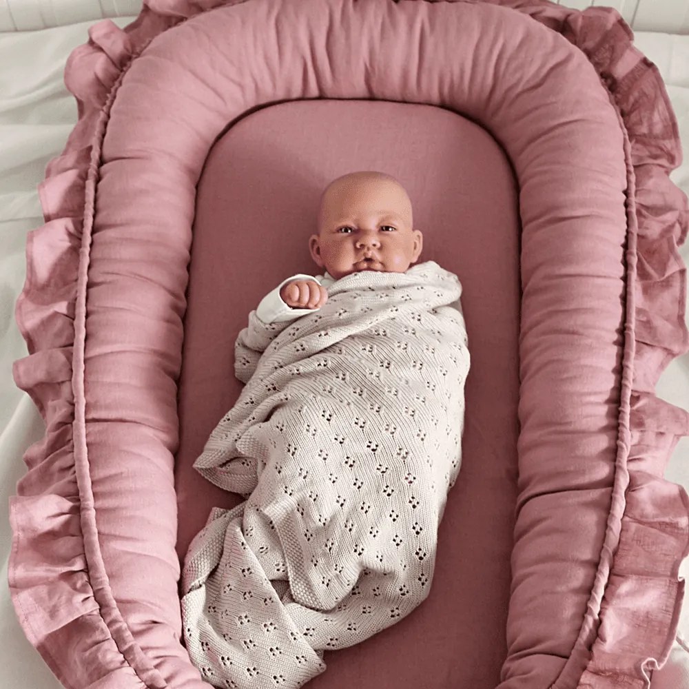 Ľanové hniezdo pre bábätko s volánom sýto ružová