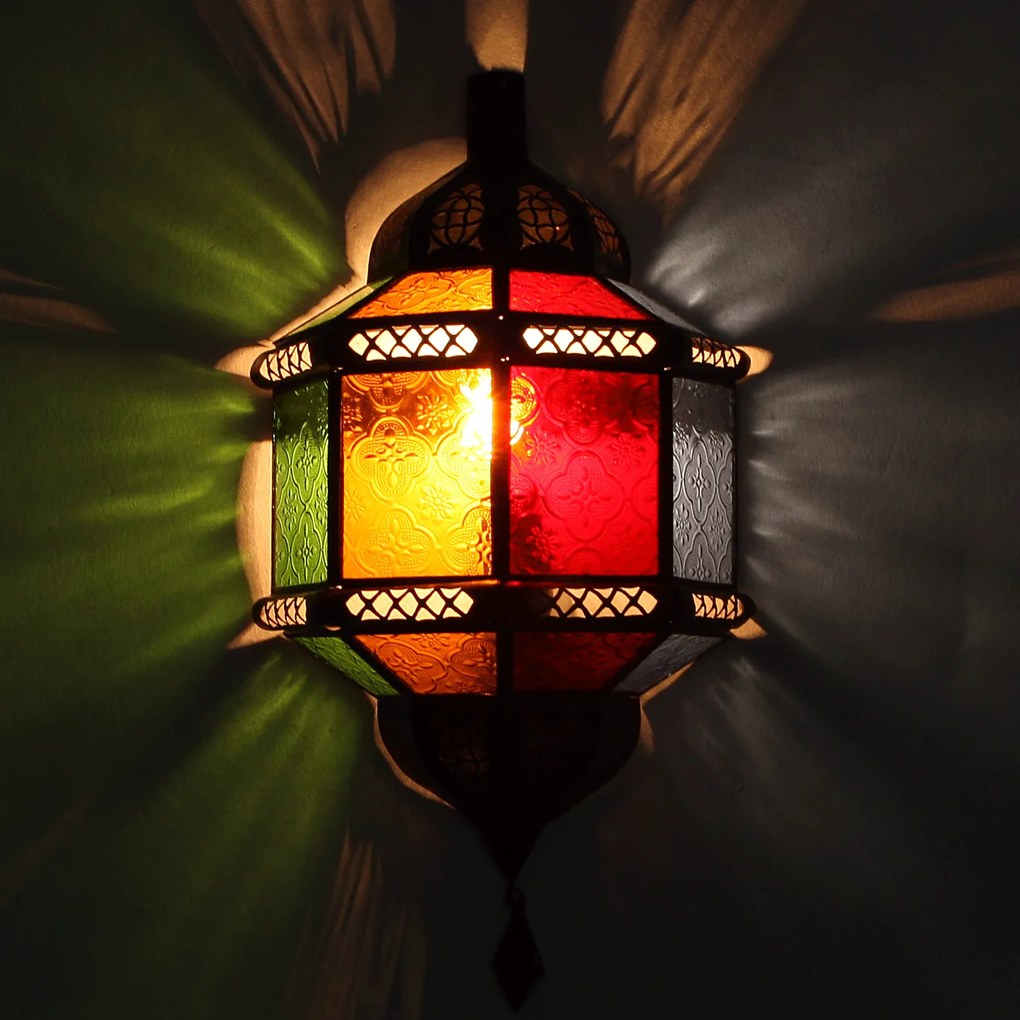 Marocká nástenná lampa Trombi farebná