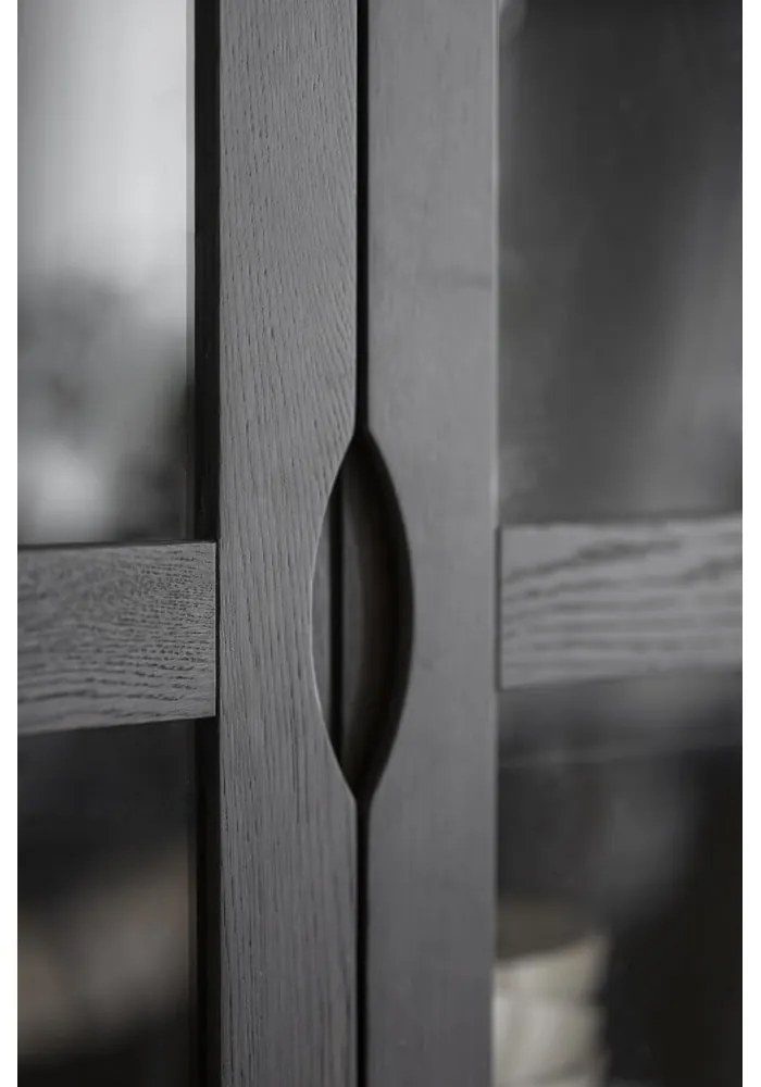 Hnedá vitrína v dekore duba 82x185 cm Filippa – Rowico