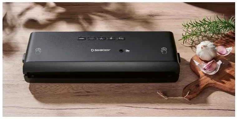 Silvercrest®  Vákuovačka SV 130 A1, čierna + Fólie na vákuovanie, 20 cm, 9 kusov  (800011381)