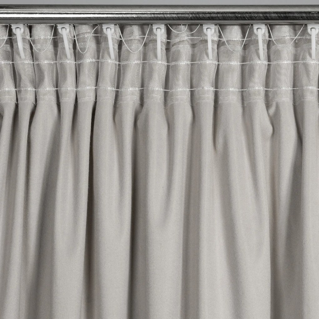 ZATEMŇOVACÍ ZÁVES NA PÁSKE RAJA 140X270 CM VZOROVANÁ