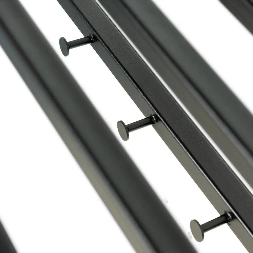 Čierny kovový nástenný vešiak s poličkou 76 cm Marco – Spinder Design