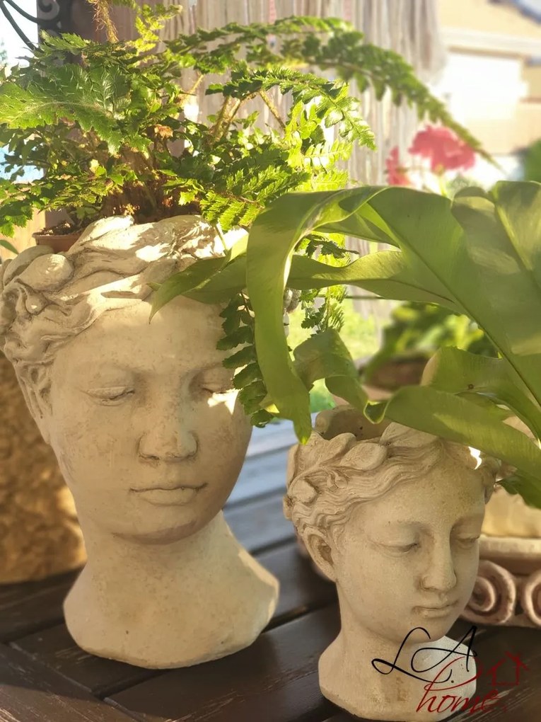 Šedý betónový kvetináč hlava ženy - 18 * 17,5 * 25,5 cm