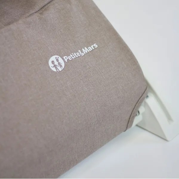 PETITE&amp;MARS - Detské ležadlo CALMY hnedá