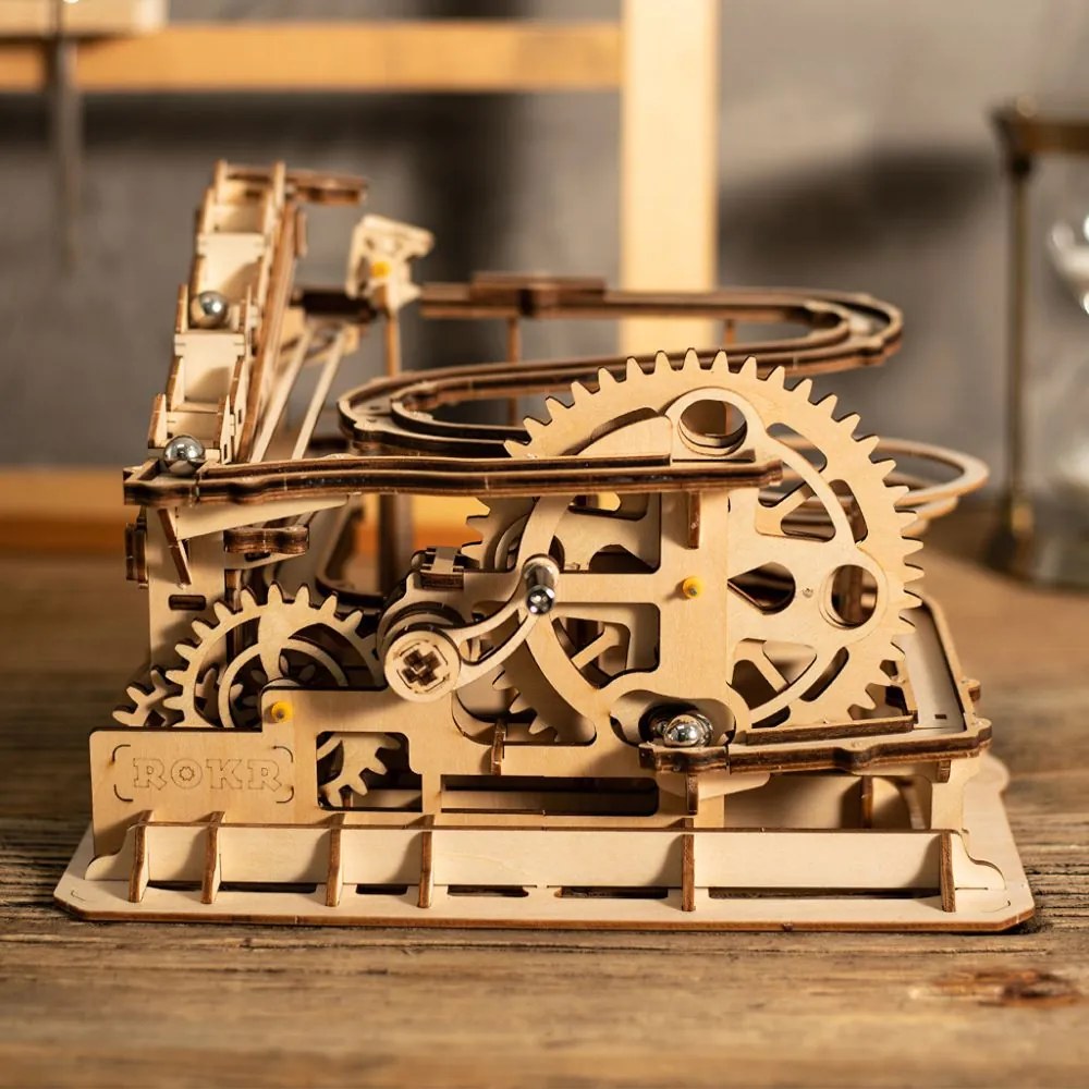 Robotime 3D drevené mechanické puzzle Kuličková dráha Marble Parkour 254 ks