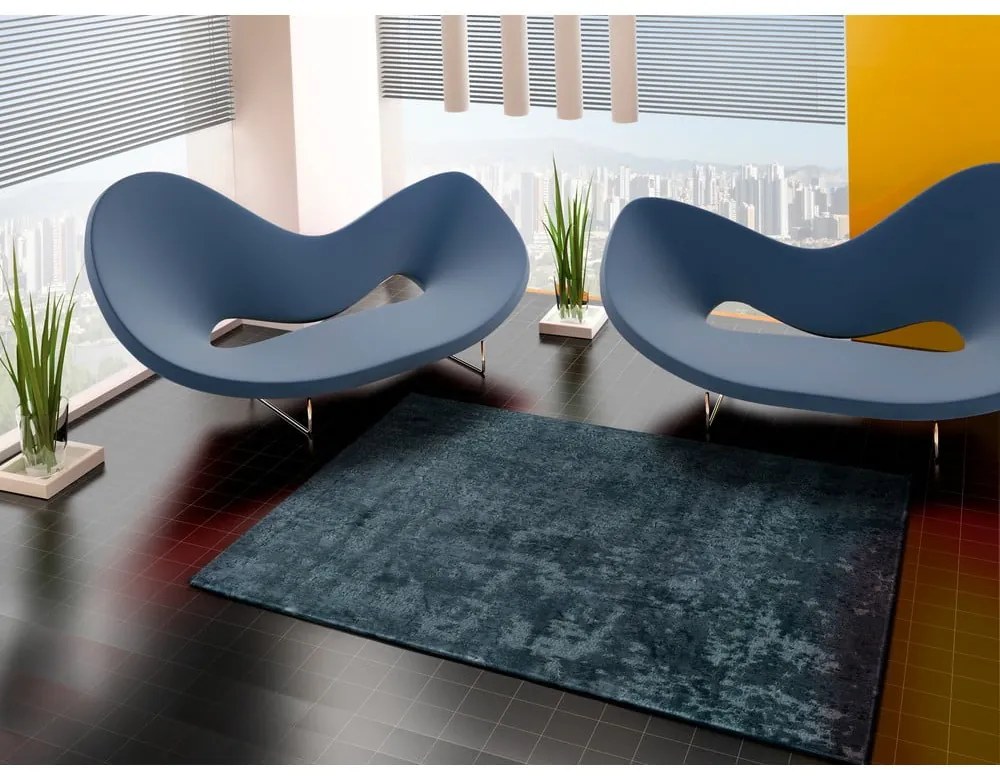 Modrý koberec z viskózy Universal Margot Azul, 140 x 200 cm