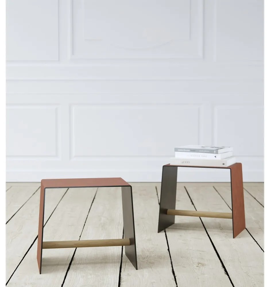 Koňakovohnedá kovová stolička Bull – LIND DNA