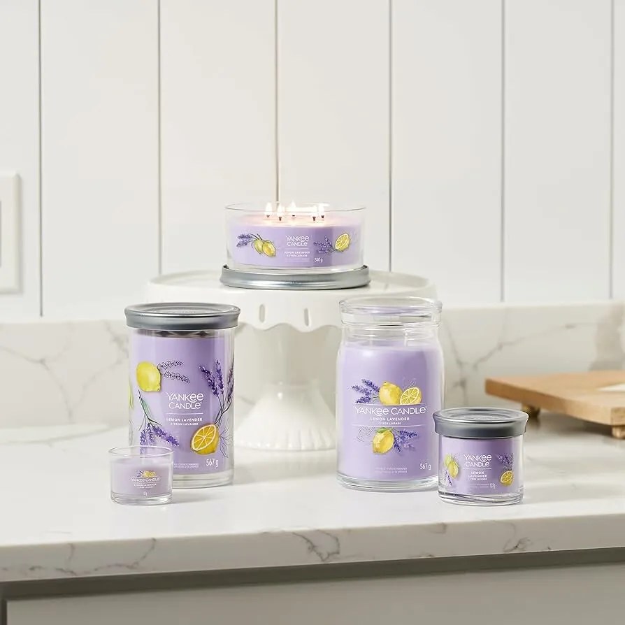 Yankee Candle vonná sviečka Signature v skle stredná Lemon Lavender, 368 g, M