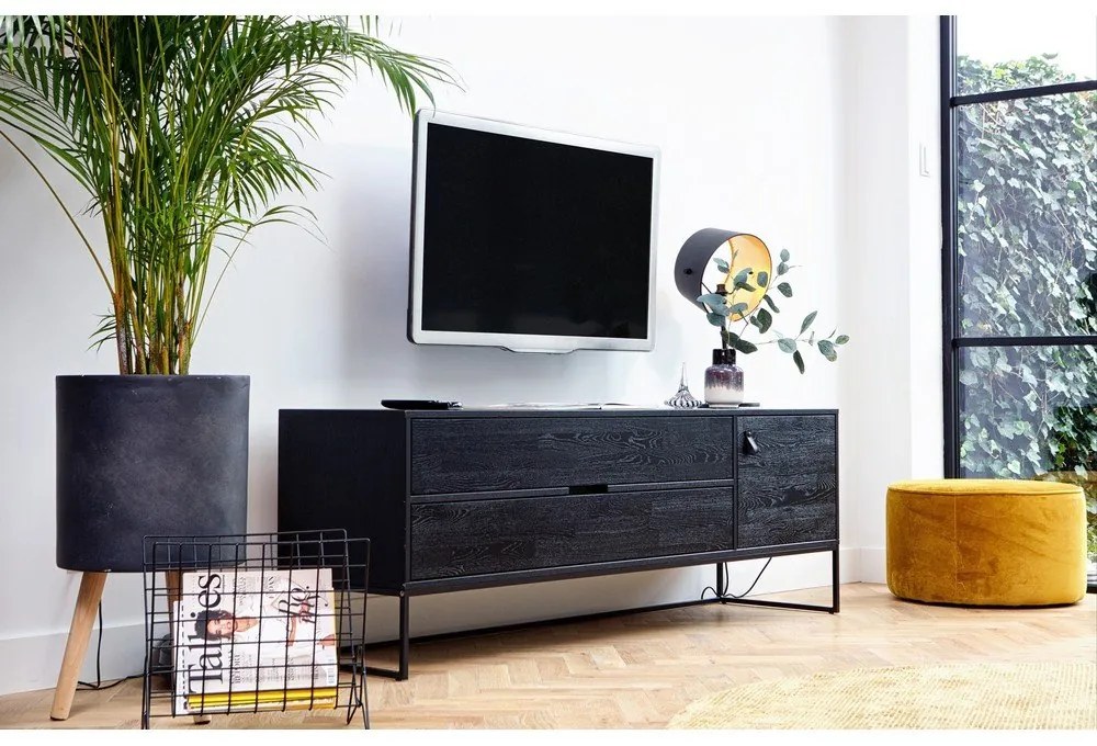 Čierny TV stolík z jaseňového dreva 180x61x44 cm Silas – WOOOD