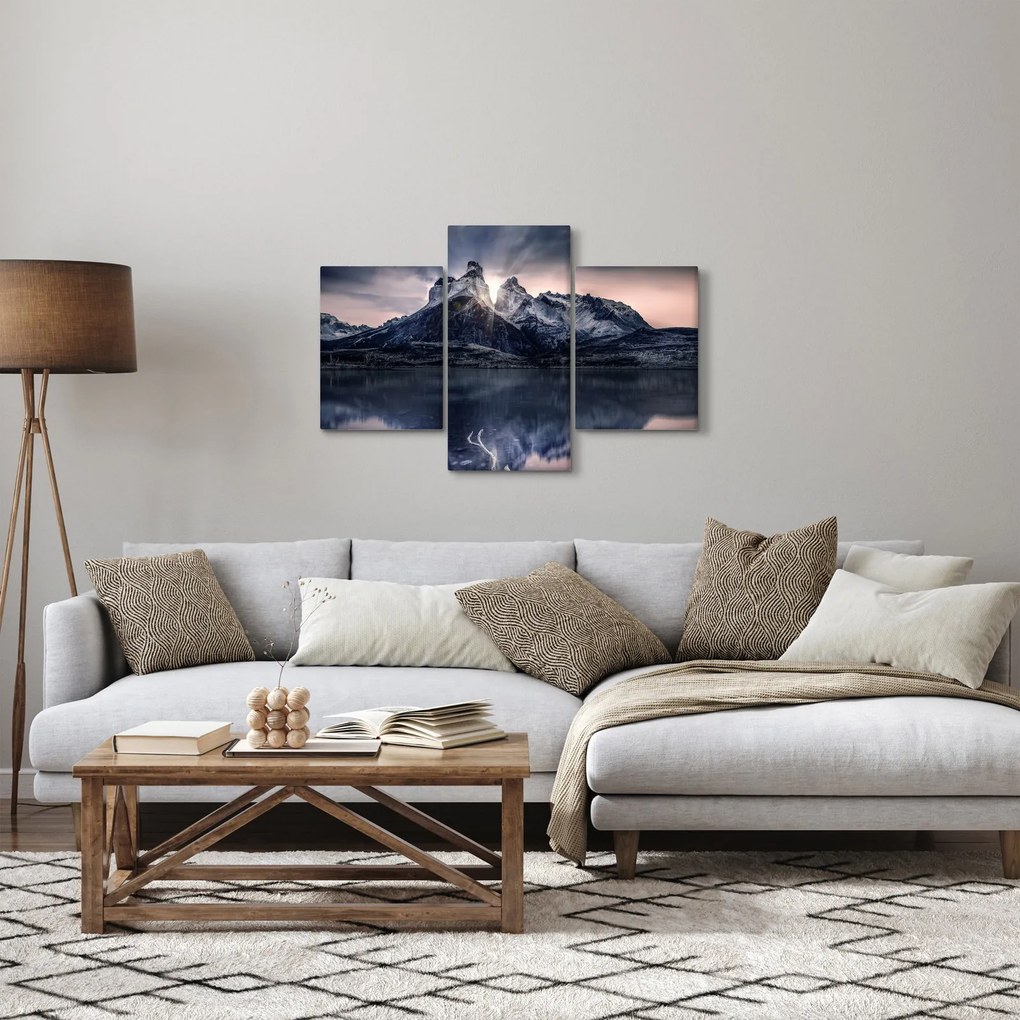 Obraz jazera s horou (90x60 cm)