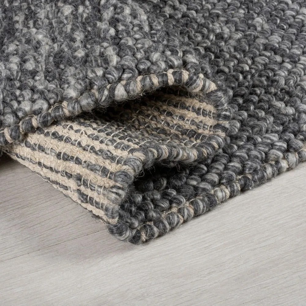 Tmavosivý ručne tkaný behúň s prímesou vlny 60x230 cm Minerals – Flair Rugs