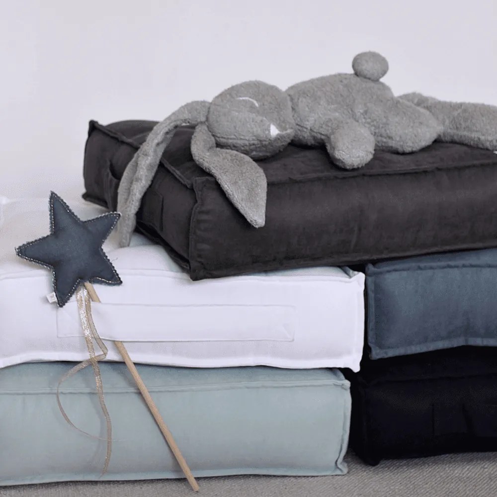 Prešívaný puf grafitová 46x46x13cm