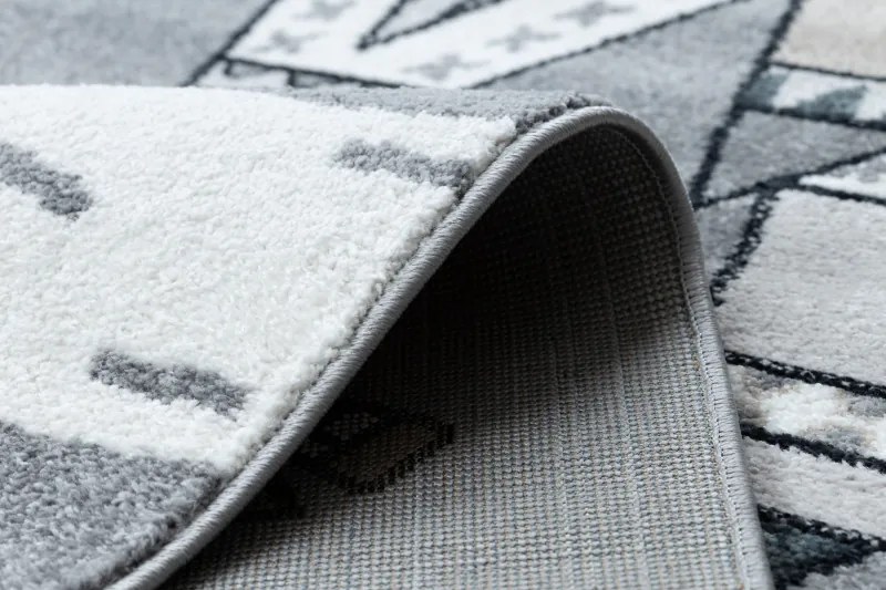 Detský kusový koberec Fun Indian grey - 140x190 cm