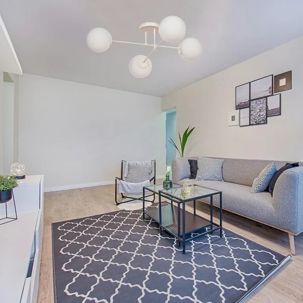 Prisadené svietidlo MOON 4xE27/15W/230V krémové