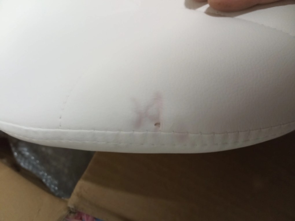 AKCIA Biela kancelárska stolička AVOLA z eko kože II. akosť