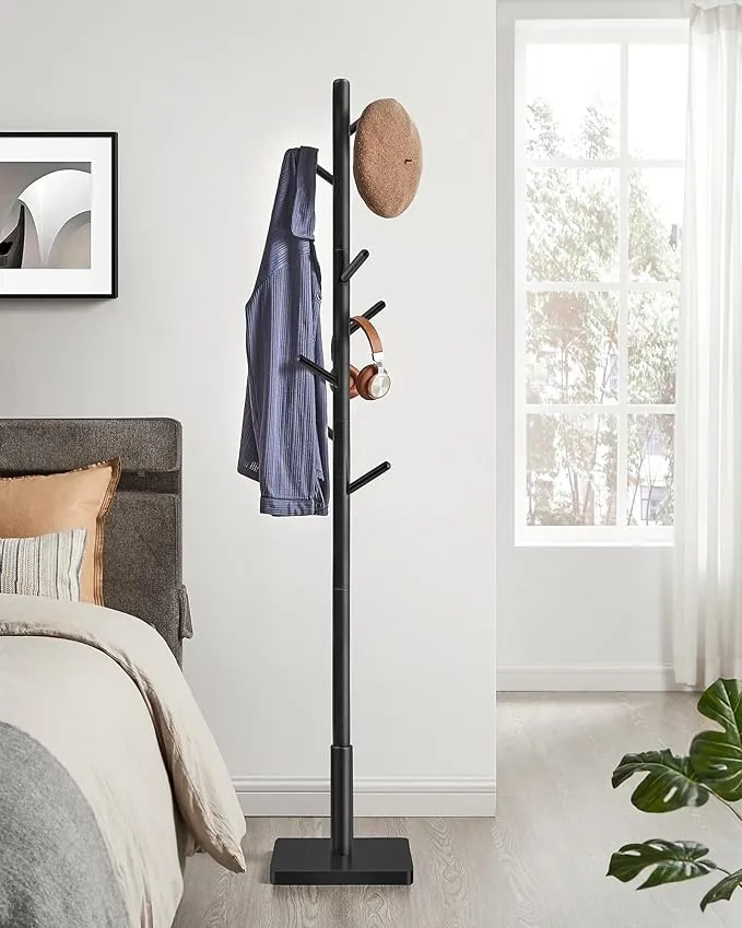 Stojací masívny drevený vešiak s nastavením výšky v čiernej farbe