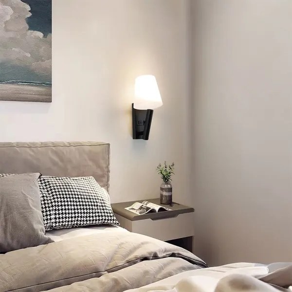 LED nástenné svietidlo s USB portom LED/2W/230V 3000K čierna/biela