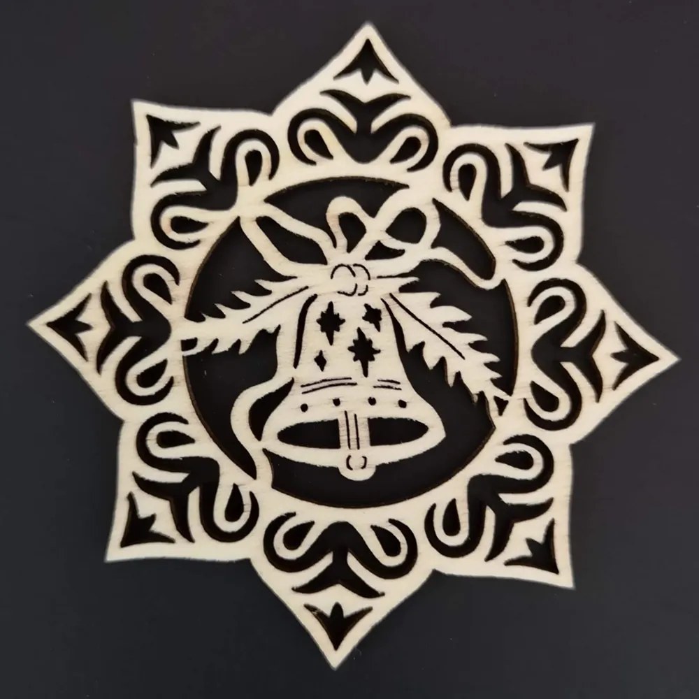 AMADEA Drevená ozdoba hviezda so zvončekom 6 cm