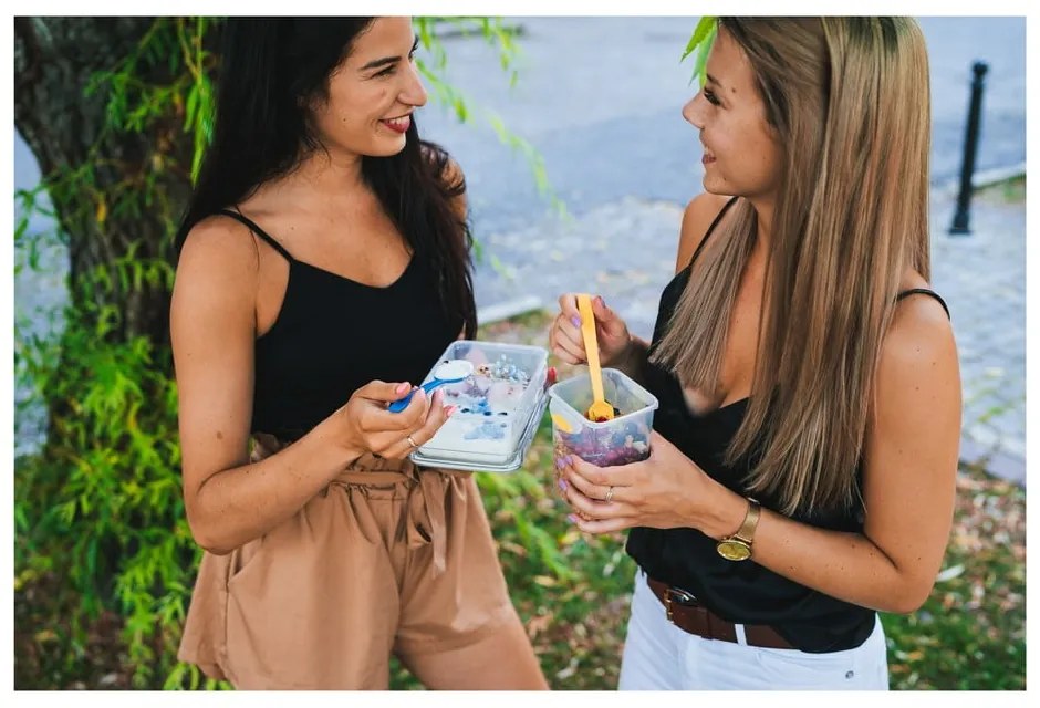 Modrá škatuľka na svačinu a obed s príborom, Vialli Design, 650ml+230m