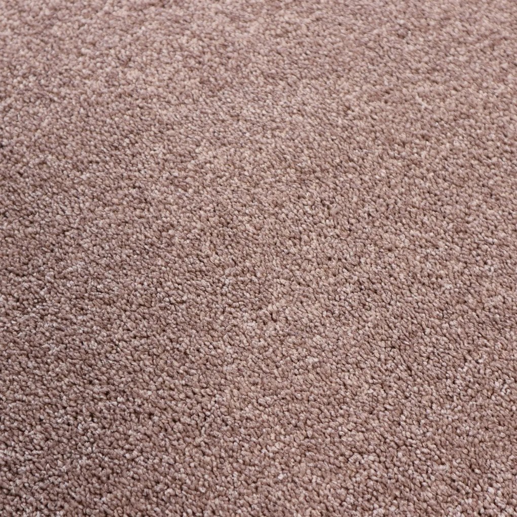ITC, Metrážny koberec Feliz 068, na mieru, šíře 4m, ružová, filc, detská izba