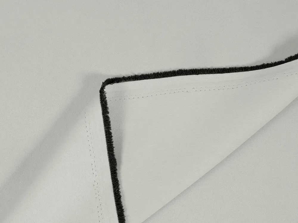 Biante Zatemňovací záves Blackout BKU-101 Svetlo sivý - šírka 270 cm 270x230 cm