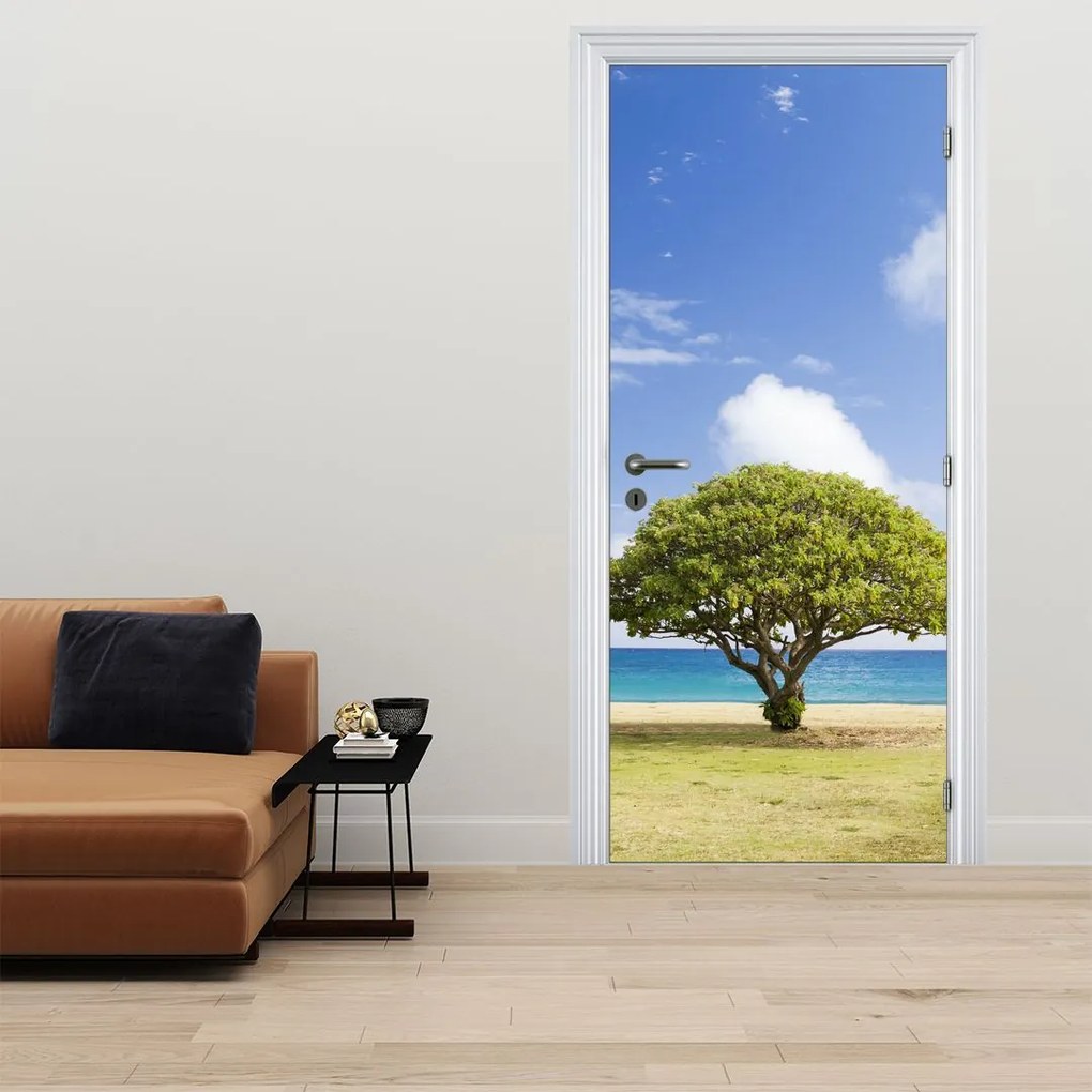 Fototapeta na dvere - Pláž so stromom (95x205cm)