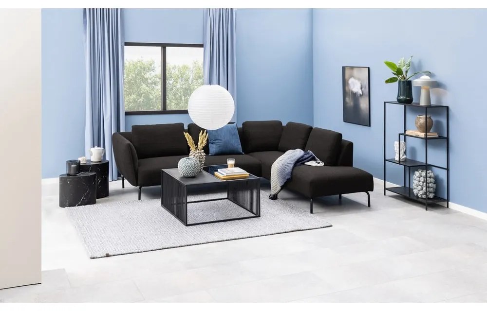 Čierny konferenčný stolík so sklenenou doskou 80x80 cm Strington – Actona