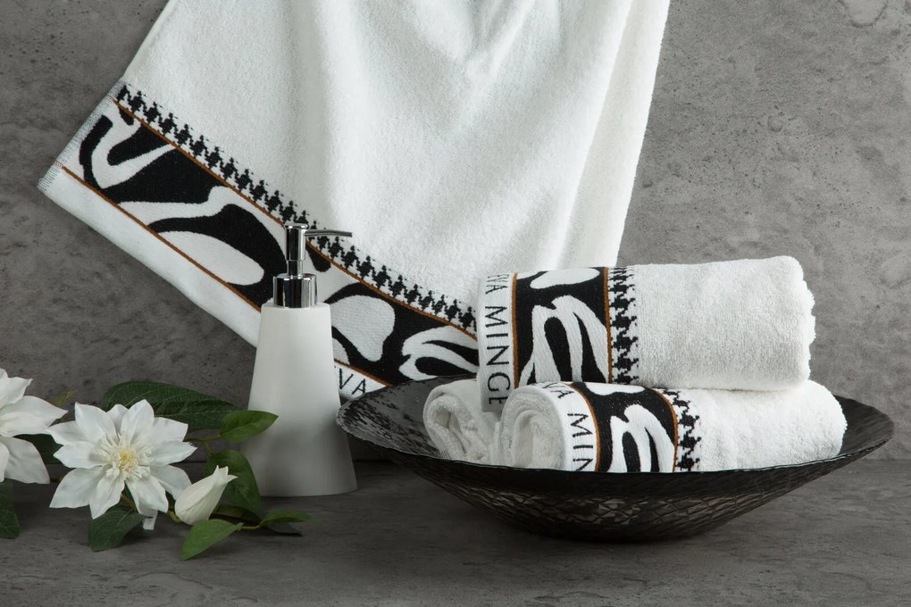 BAVLNENÝ UTERÁK EVA MINGE6 70X140 CM ČIERNA