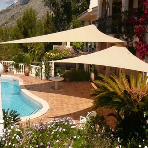 Tieniaca plachta na balkón - trojuholník - 3m - béžová (180g/m2)