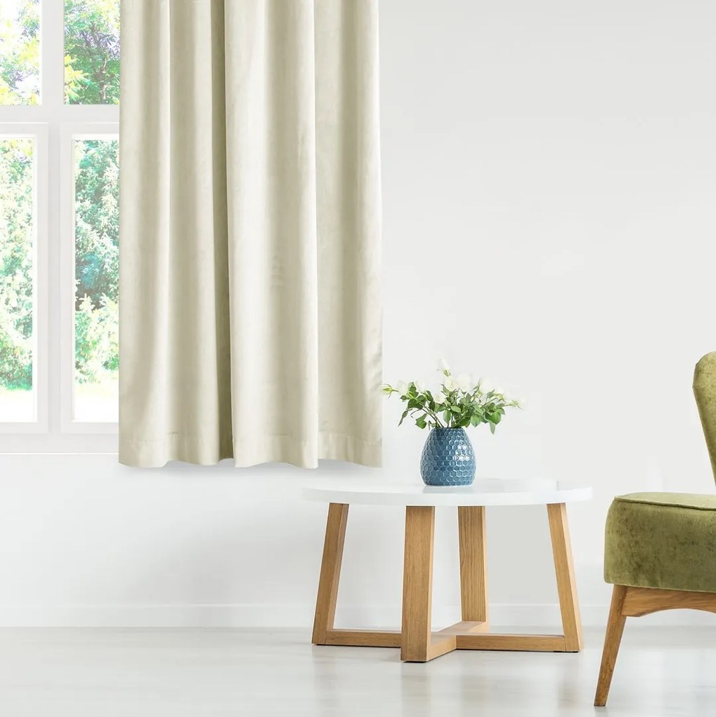 Záves AmeliaHome Velvet s priechodkami 140x270 cm krémový