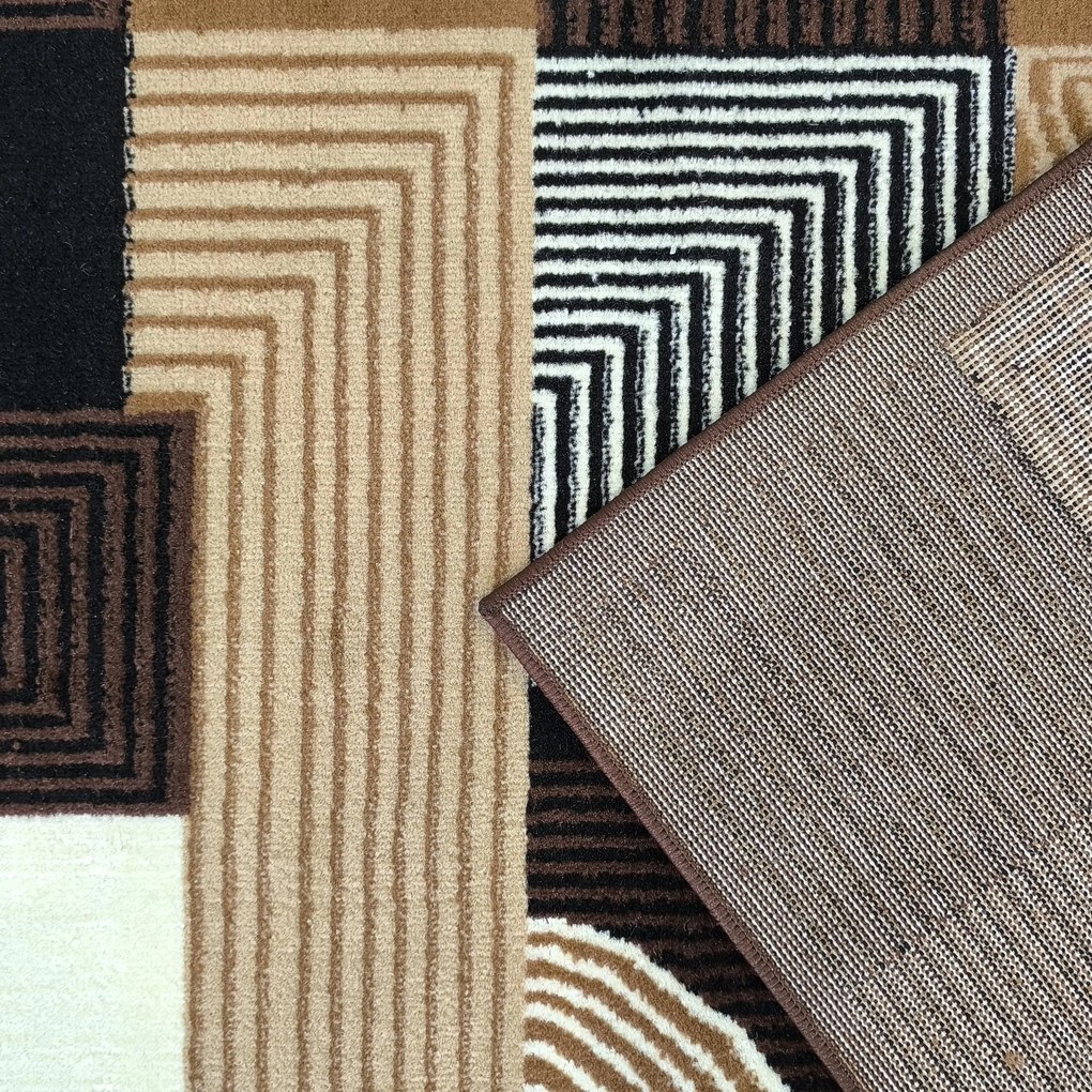 DY Hnedý koberec s geometrickým vzorom Alfa 18 Rozmer: 180x250 cm