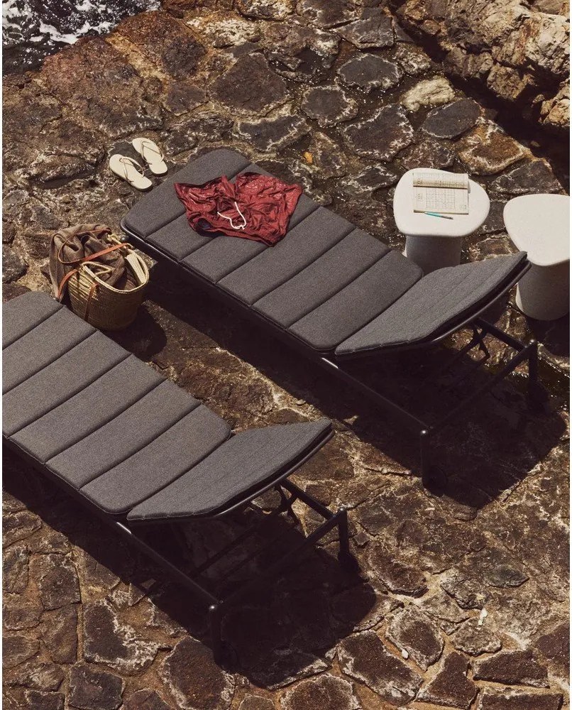 Čierne kovové záhradné ležadlo Marcona – Kave Home