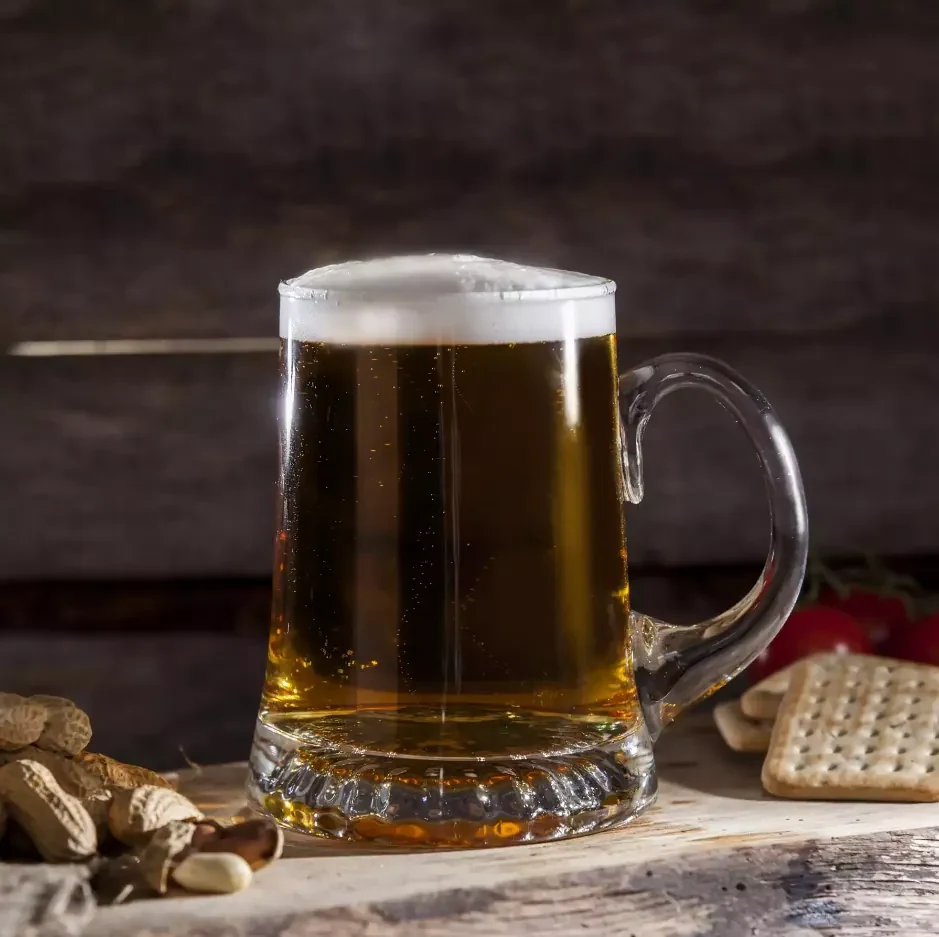 Dekorant Ručne fúkaný polliter na pivo s gravírovaním Chmeľ 02 500 ml 1KS