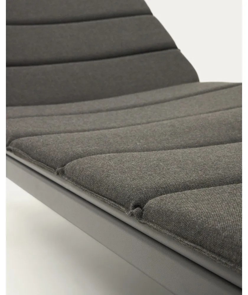 Čierne kovové záhradné ležadlo Marcona – Kave Home