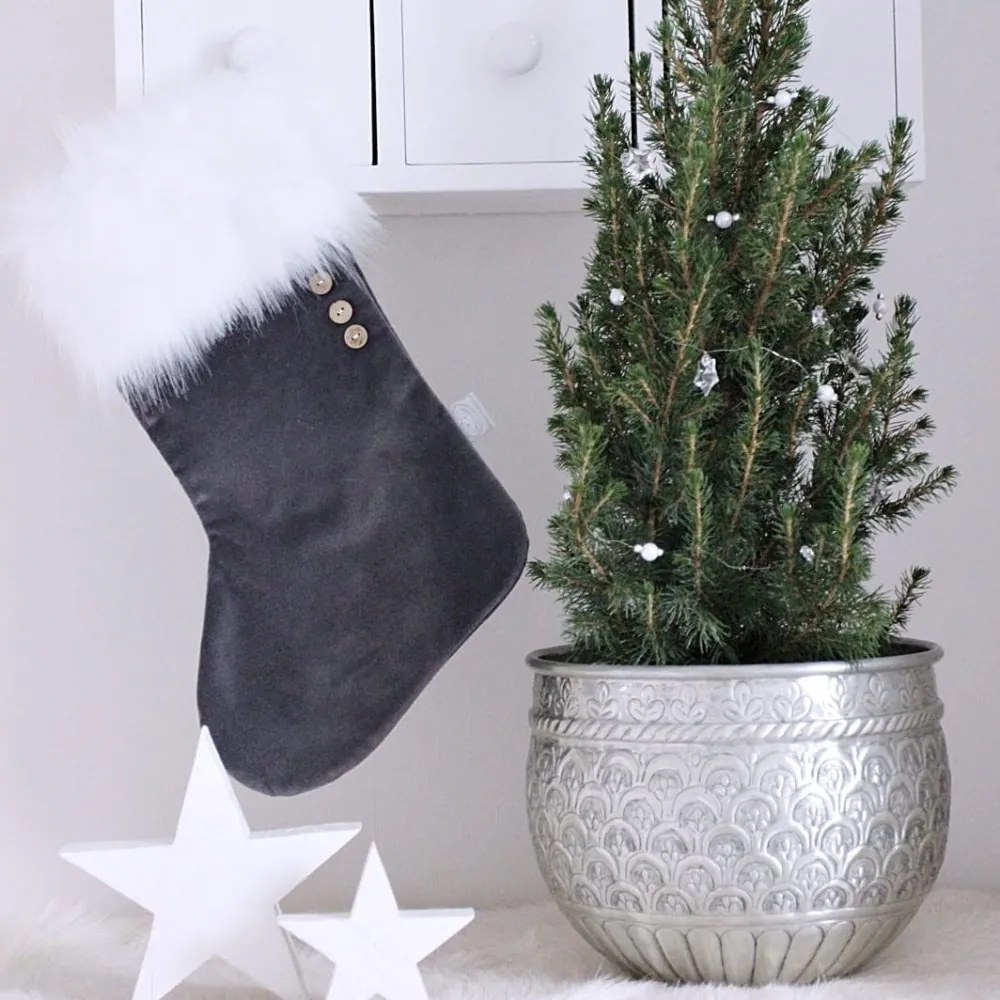 Vianočná pančucha grafitová s bielou kožušinou 42x26cm