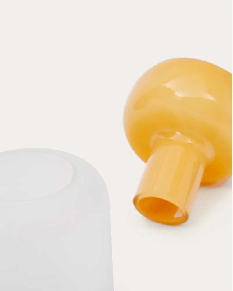 Žltá sklenená váza (výška 30,5 cm) Kelse – Kave Home