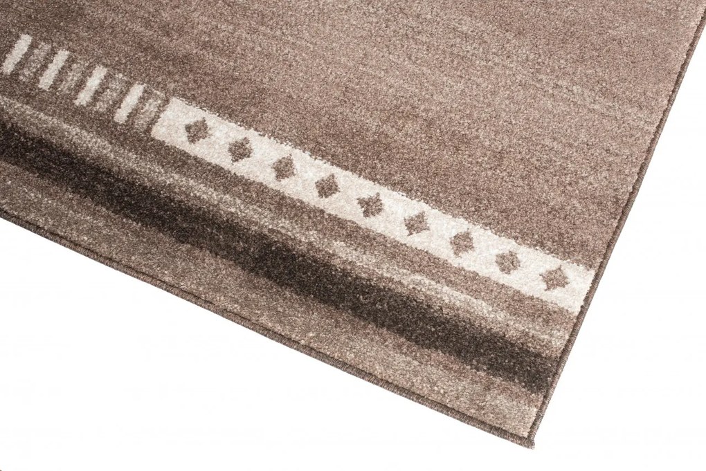 TA Koberec L916A TMAVO BÉŽOVÉ MAROKO BRH Rozmer: 140x190 cm