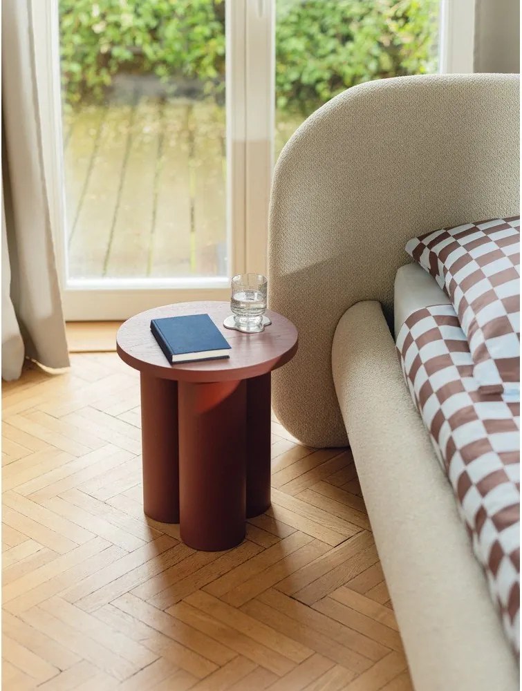 Červená stolička Oly – noo.ma