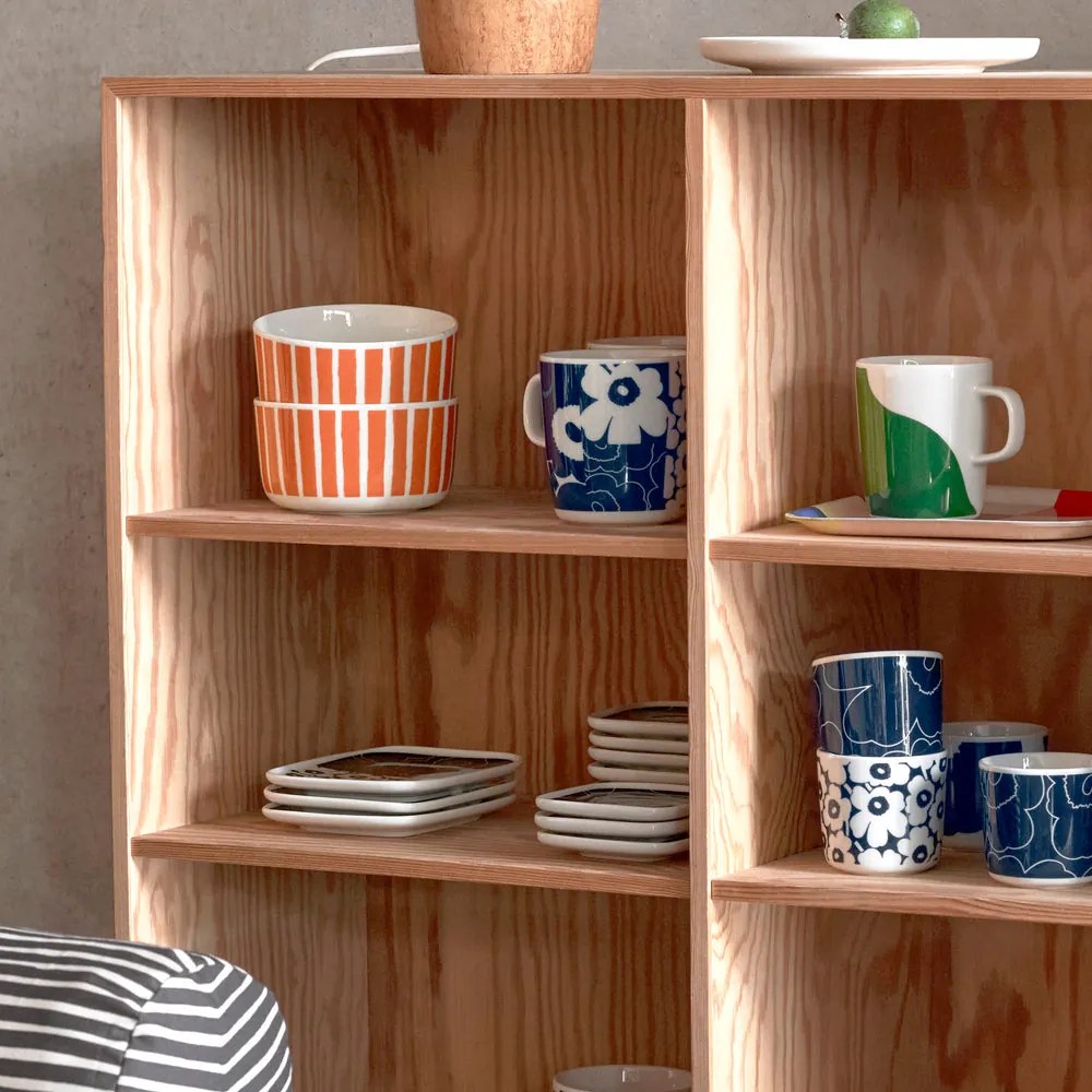 Marimekko Set Oiva Kollaasi Unikko veľký hrnček a tanierik Unikko 60th Anniversary tmavo modrý